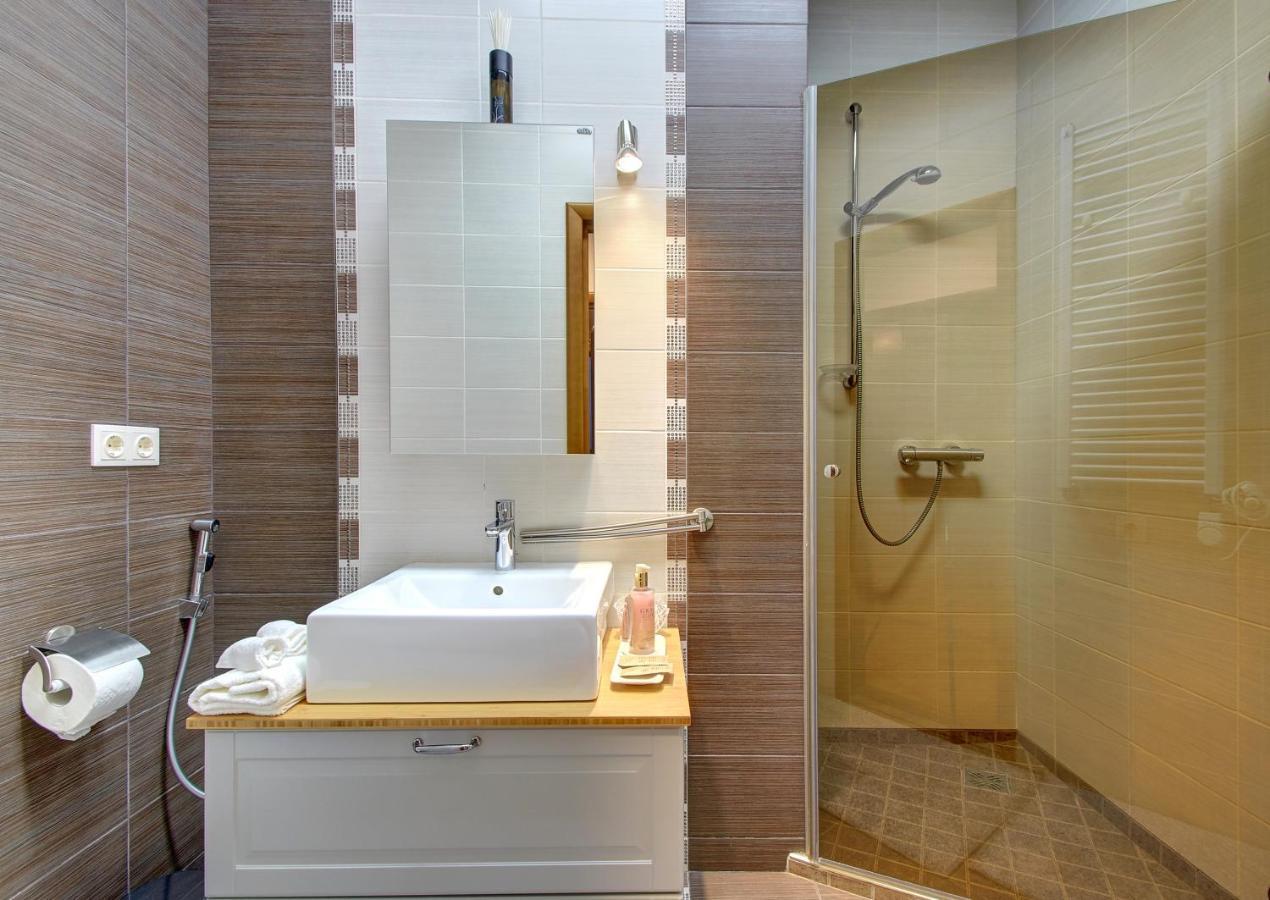 Helios 19 Luxury Vilnius Apartment Exterior photo
