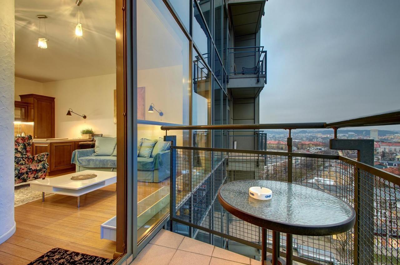 Helios 19 Luxury Vilnius Apartment Exterior photo